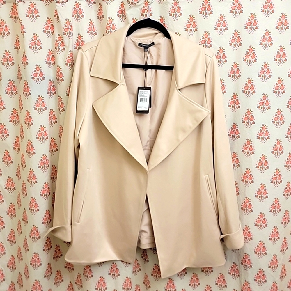 Adrianna Pappel fully lined jacket